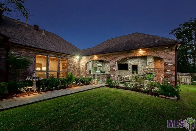 $1,100,000 | 11804 Villa Creek Avenue, Baton Rouge, LA 70810