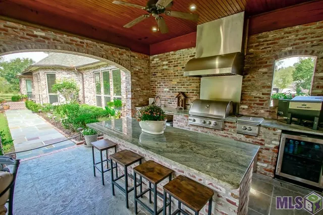 $1,100,000 | 11804 Villa Creek Avenue, Baton Rouge, LA 70810