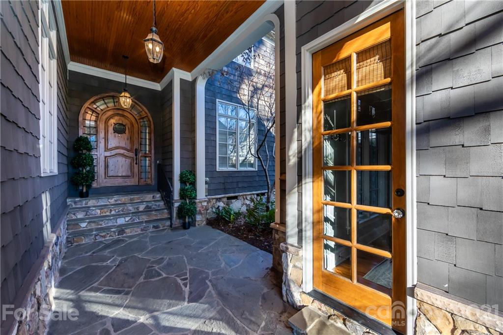 135 Altondale Avenue Charlotte, NC 28207 - Photo 3 of 46 Gallery Image 3