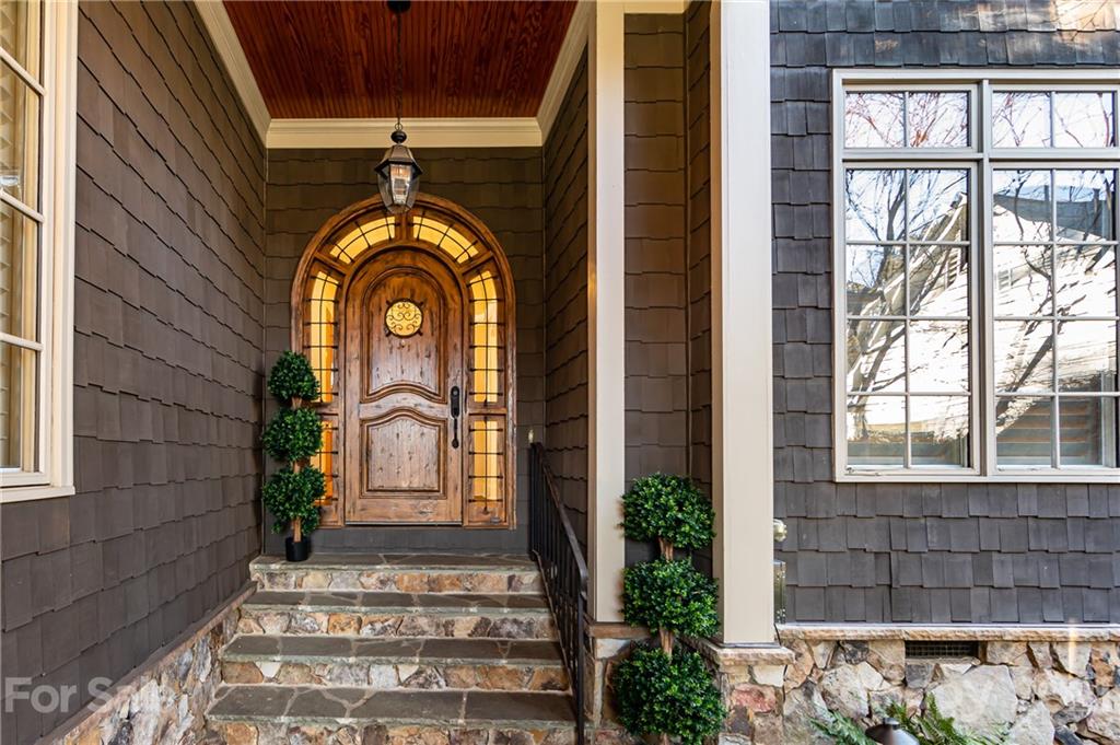 135 Altondale Avenue Charlotte, NC 28207 - Photo 5 of 46 Gallery Image 5