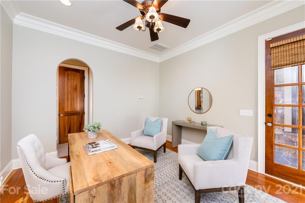 135 Altondale Avenue Charlotte, NC 28207 - Photo 6 of 46 Gallery Image 6