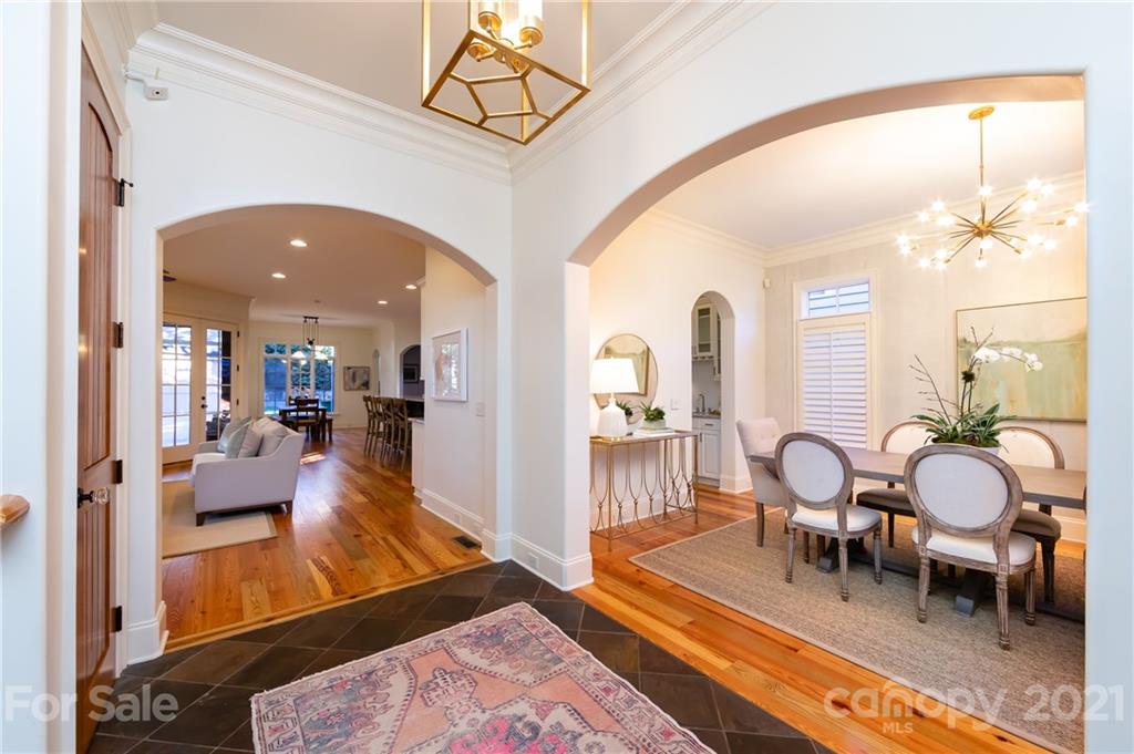 135 Altondale Avenue Charlotte, NC 28207 - Photo 8 of 46 Gallery Image 8