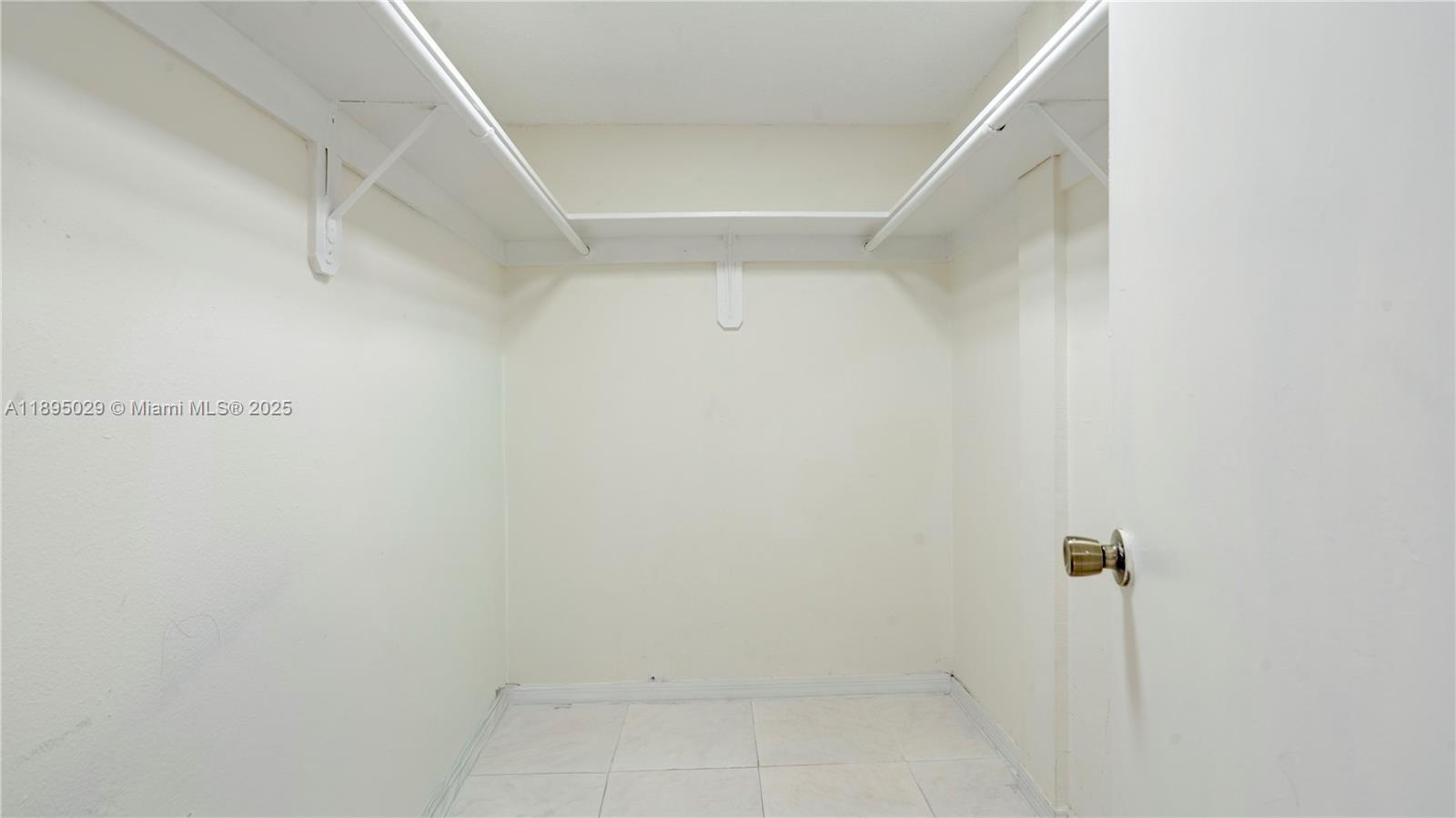 10000 Northwest 80th Court, Unit 2214 Hialeah Gardens, FL 33016 - Photo 13 of 21 a view of small space