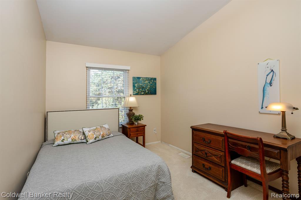 22353 Peach Tree Novi, MI 48375 - Photo 22 of 35
