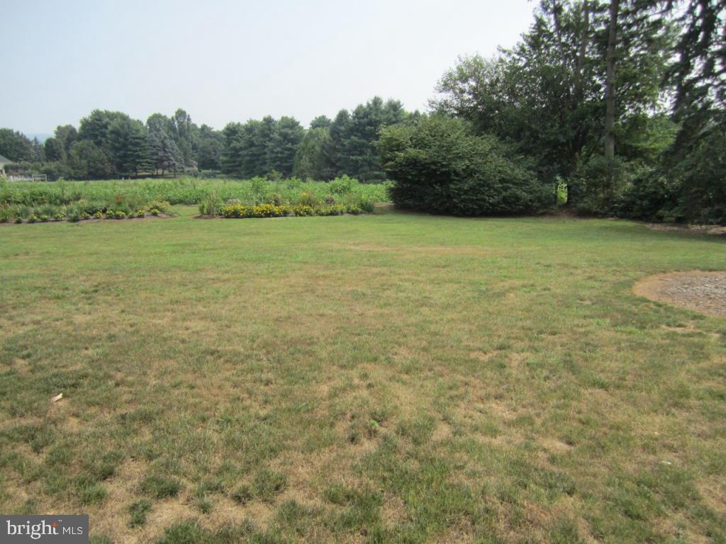 1660 Fieldcrest Road Lebanon, PA 17042 - Photo 8 of 22 Gallery Image 8
