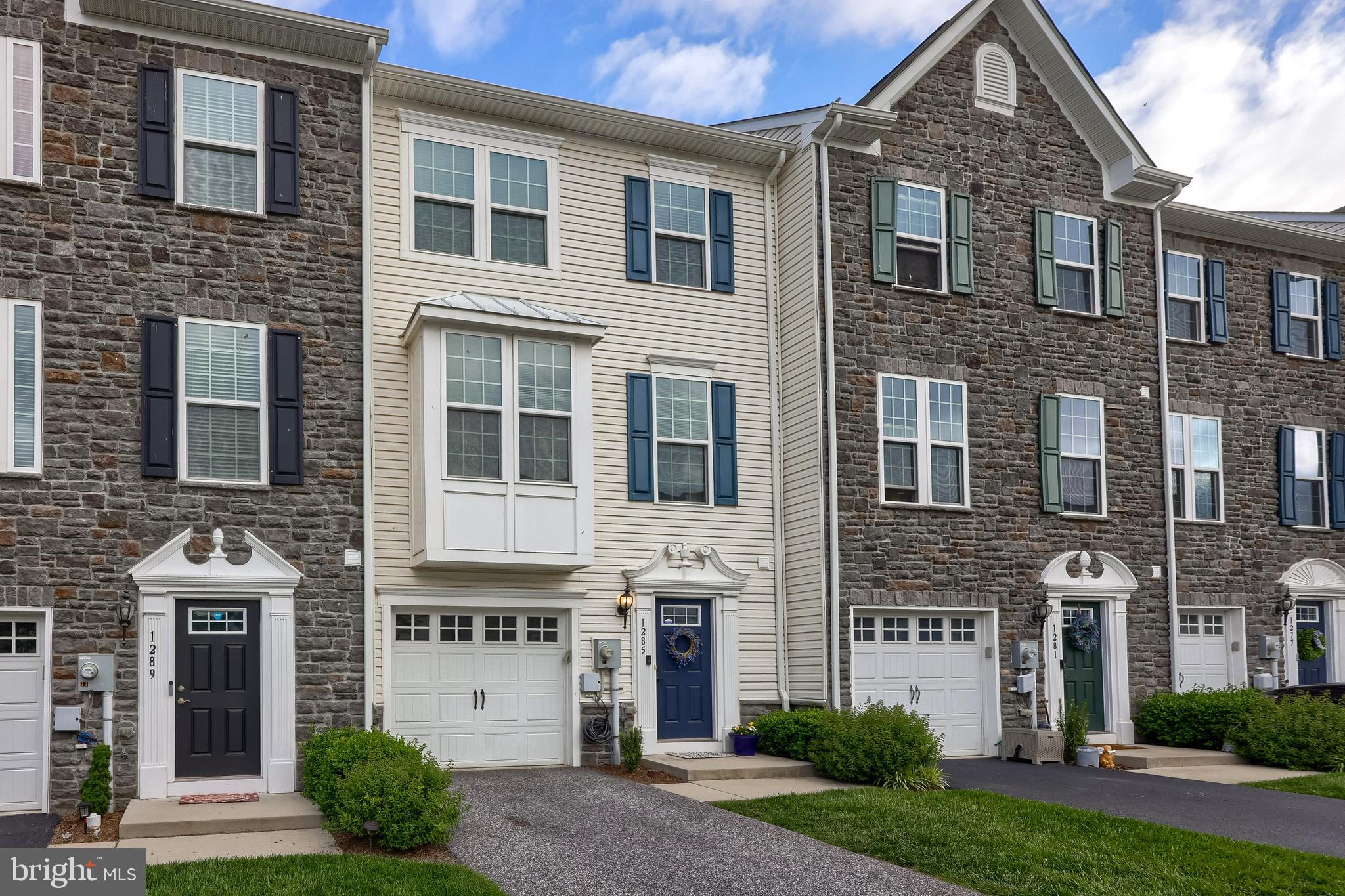 1285 Rannoch Lane York, PA 17403 - Photo 2 of 40 Gallery Image 2