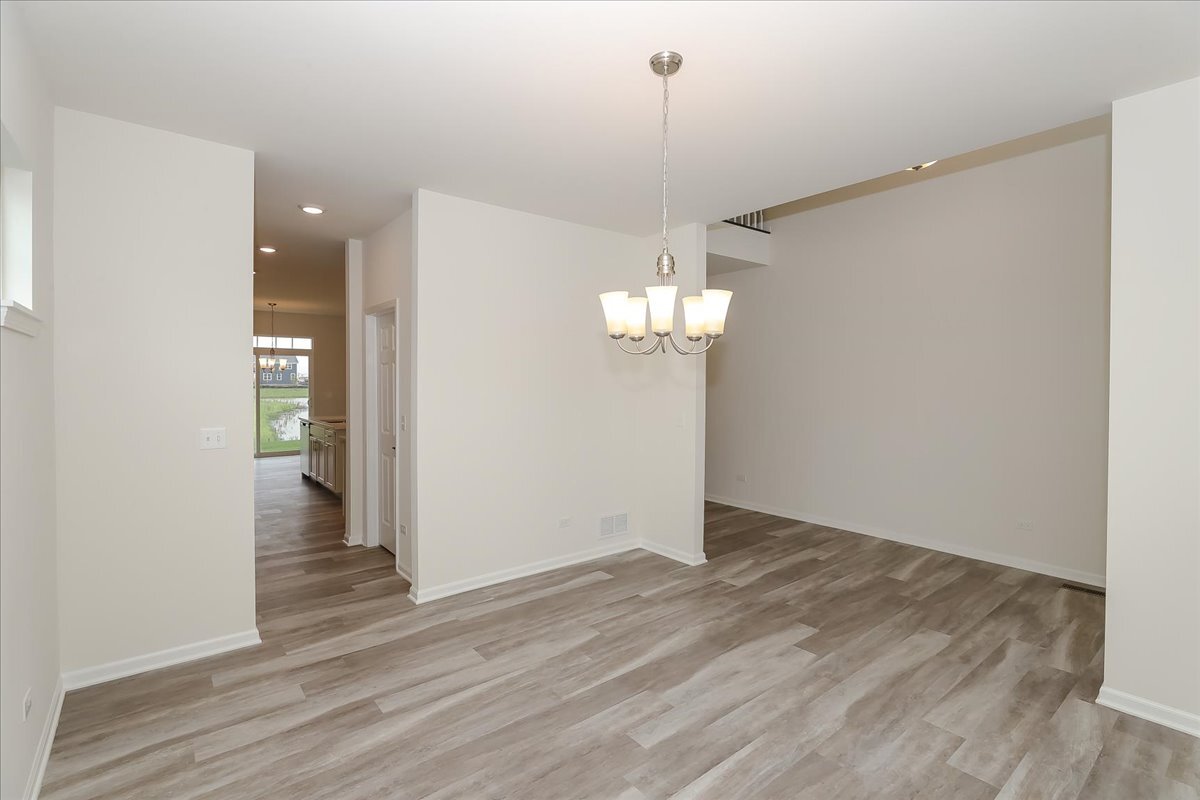 10782 Chadsey Road Huntley, IL 60142 - Photo 4 of 33