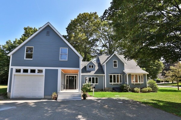 3 Carter Road Lynnfield, MA 01940 - Photo 1 of 30 Gallery Image 1