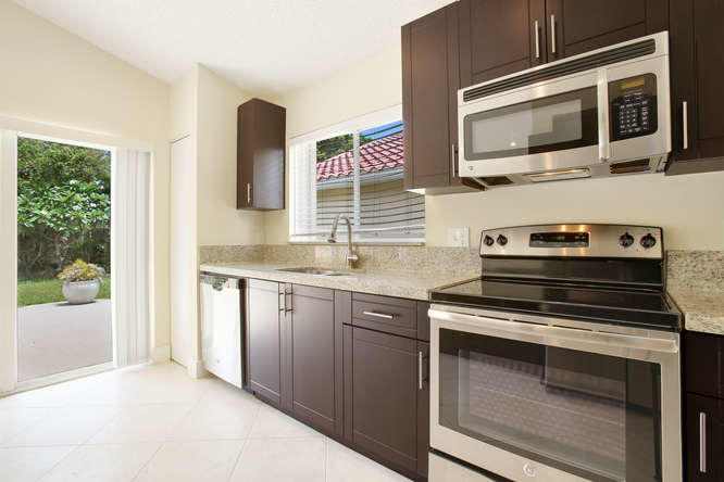 10110 Fanfare Drive Boca Raton, FL 33428 - Photo 5 of 16 10110 Fanfare Dr Boca Raton FL-small-009