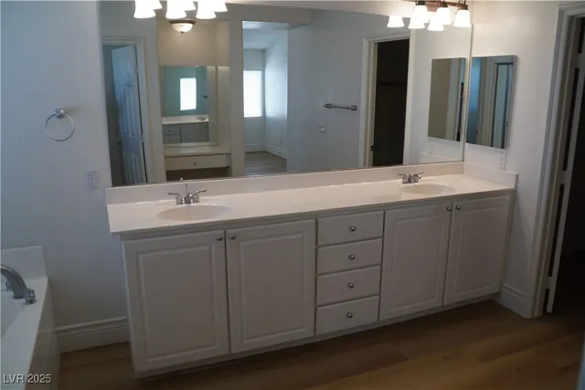 $2,195 | 518 Center Green Drive, Las Vegas, NV 89148