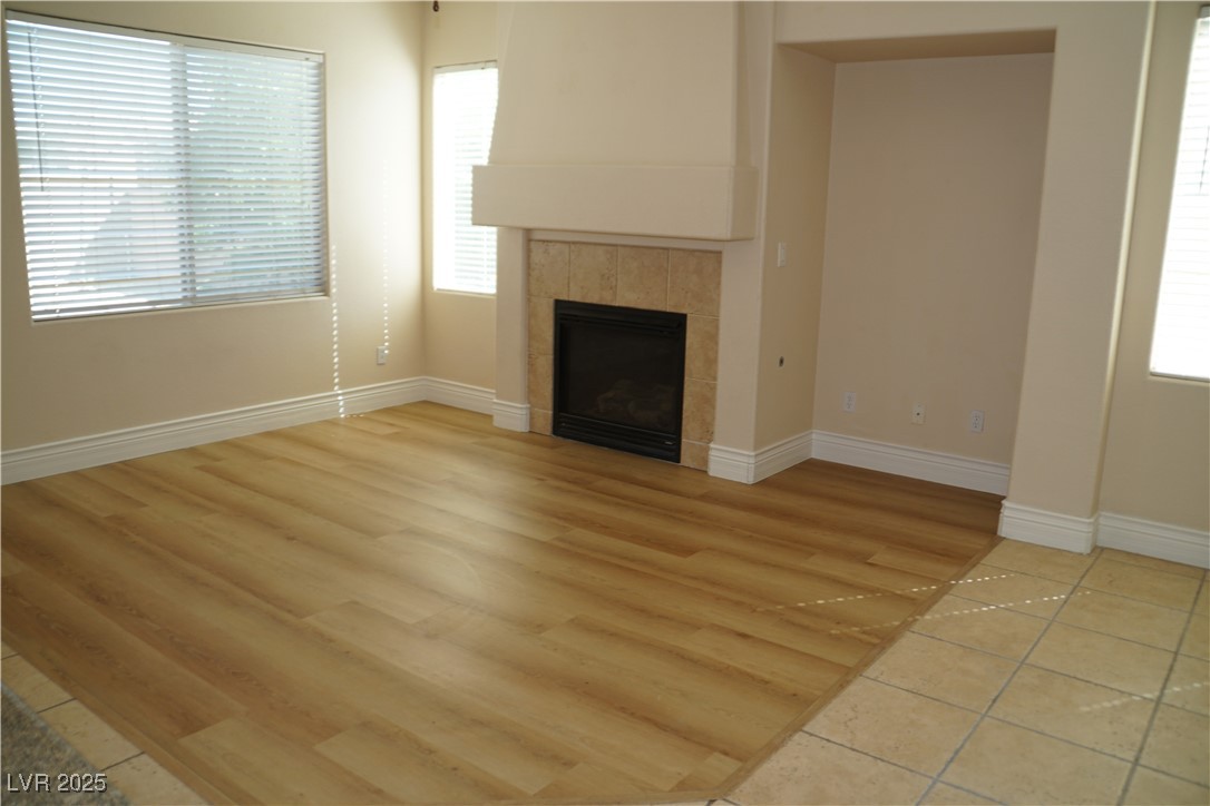 518 Center Green Drive Las Vegas, NV 89148 - Photo 3 of 28