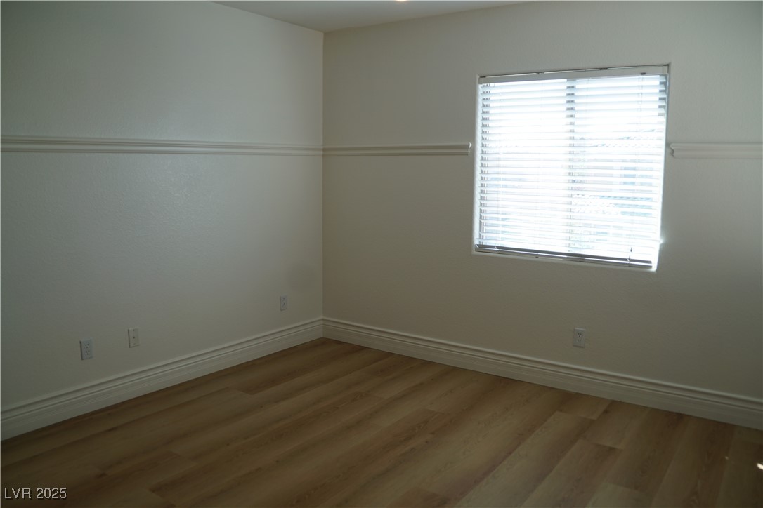 518 Center Green Drive Las Vegas, NV 89148 - Photo 10 of 28