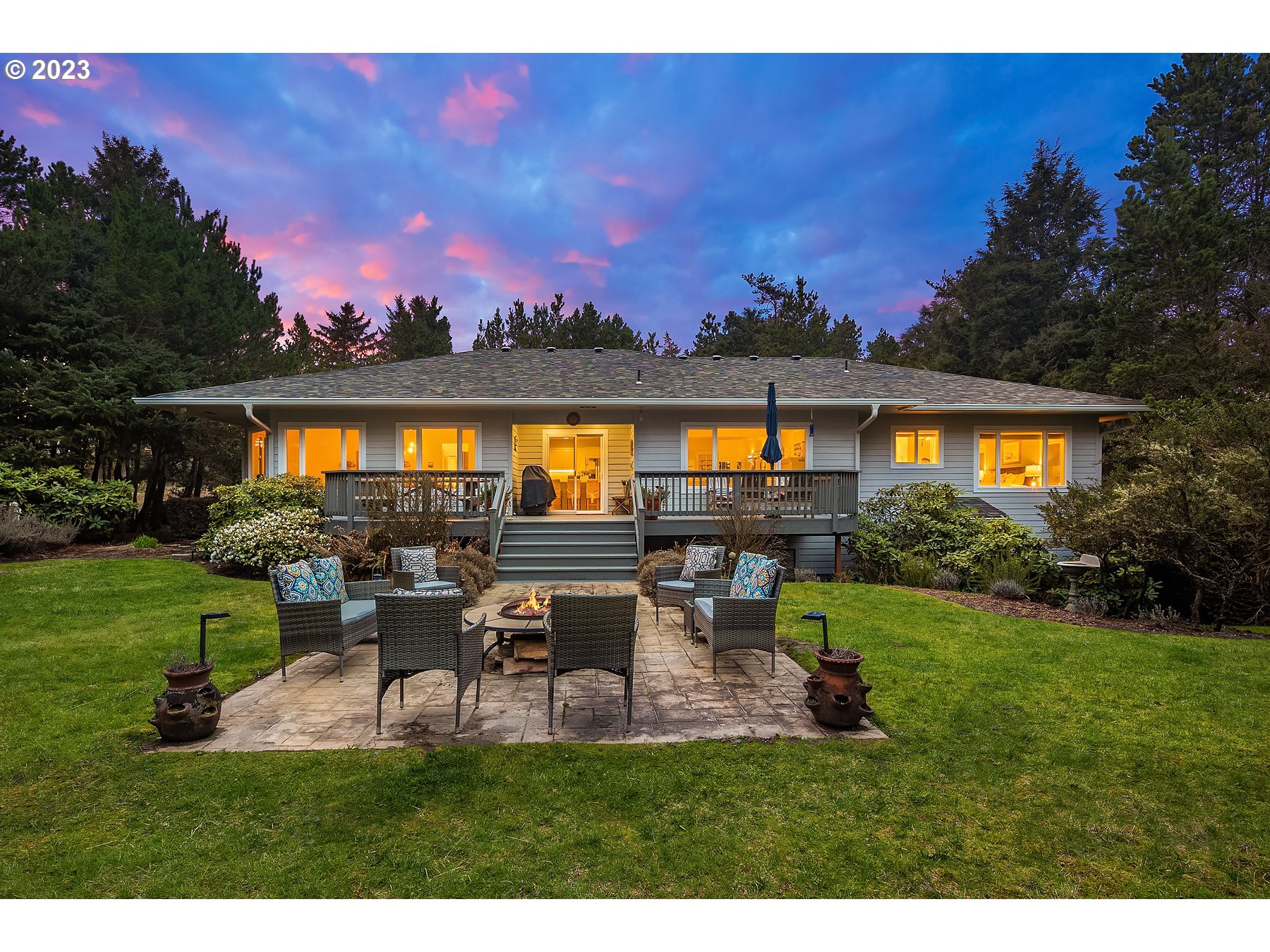 90563 Lake View Road Warrenton, OR 97146 - Photo 1 of 33 Gallery Image 1