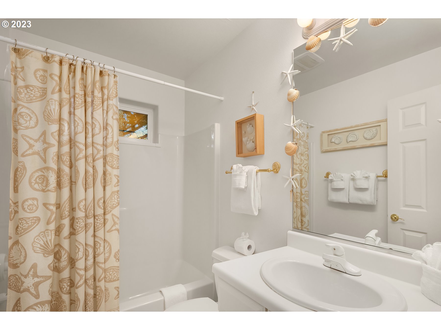 90563 Lake View Road Warrenton, OR 97146 - Photo 21 of 33 Gallery Image 21