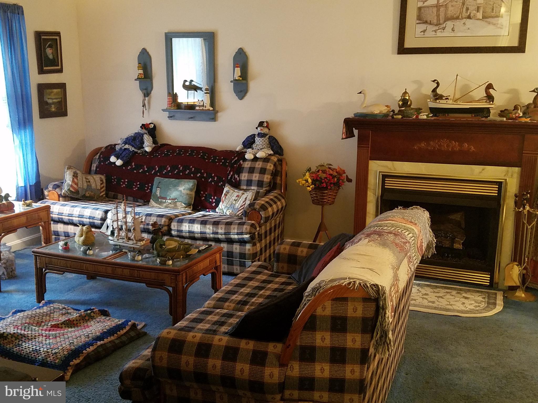 12 Raft Road Ocean Pines, MD 21811 - Photo 3 of 4 Living room