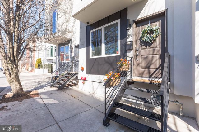 $615,000 | 219 Green Street, Philadelphia, PA 19123
