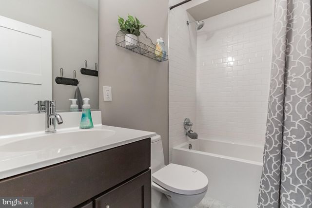 $615,000 | 219 Green Street, Philadelphia, PA 19123