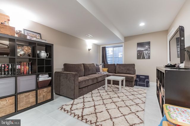 $615,000 | 219 Green Street, Philadelphia, PA 19123