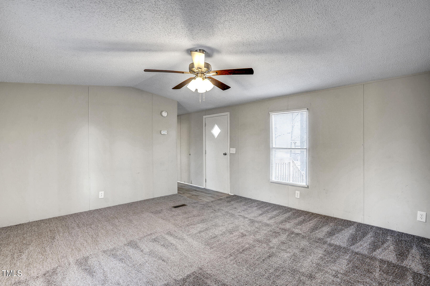 725 Lipscomb Road Angier, NC 27501 - Photo 7 of 29 LIving Room