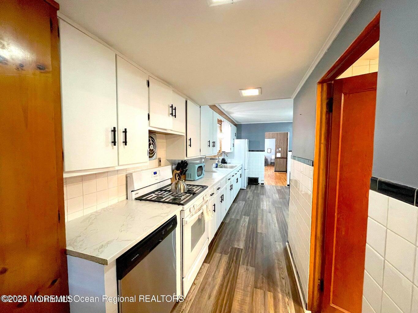 137 Oakland Street Red Bank, NJ 07701 - Photo 21 of 36 20221114141827290544000000-o