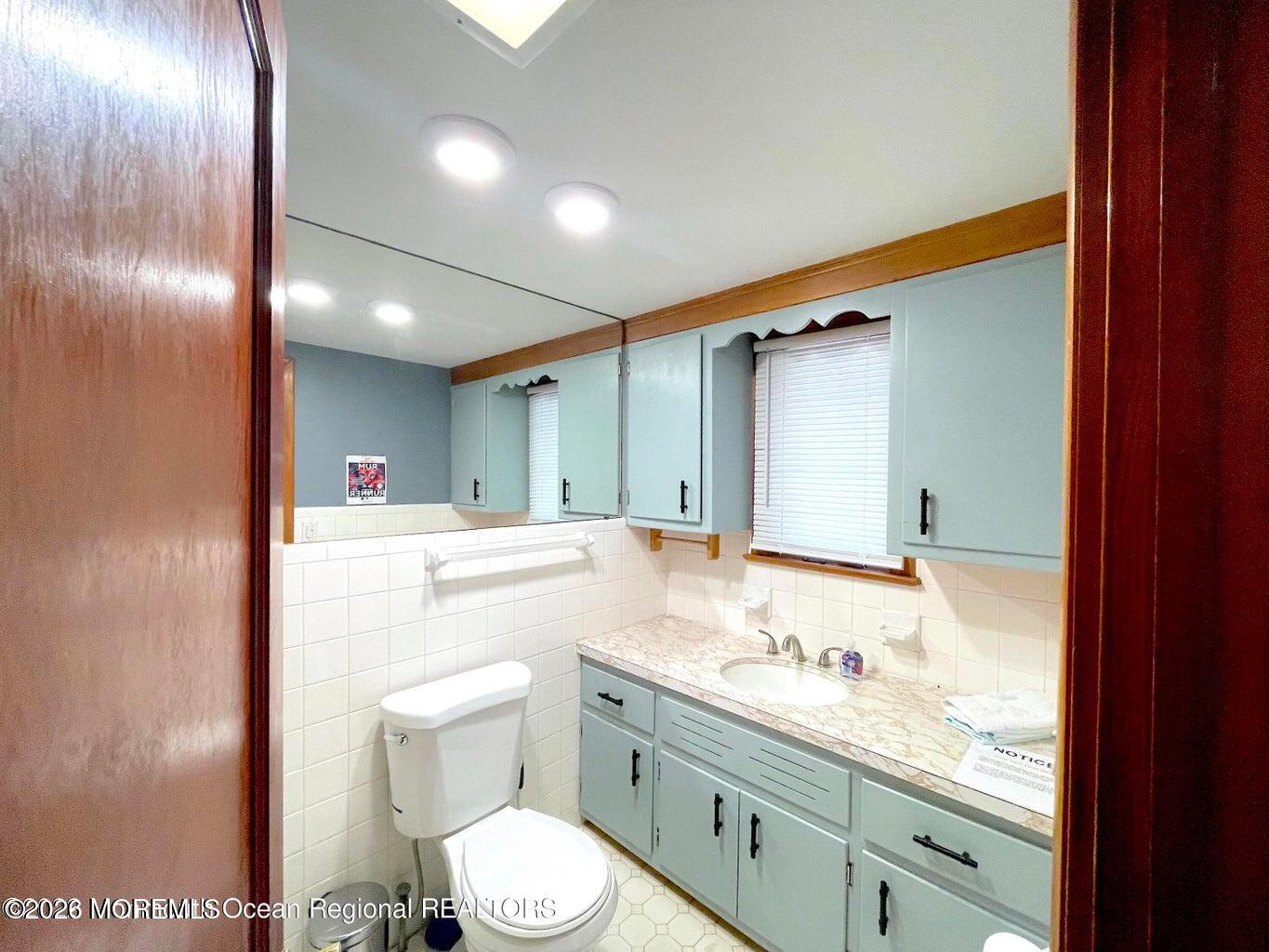137 Oakland Street Red Bank, NJ 07701 - Photo 23 of 36 20221114141836516103000000-o