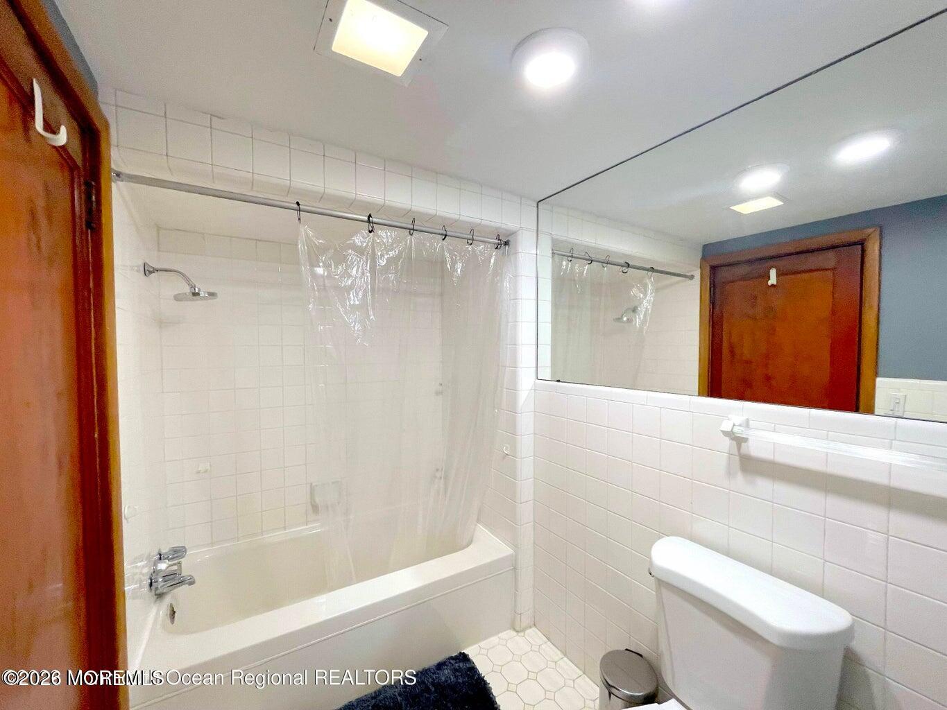 137 Oakland Street Red Bank, NJ 07701 - Photo 24 of 36 20221114141841274112000000-o