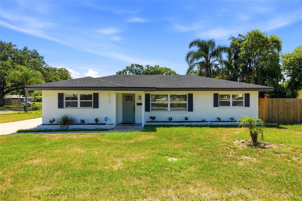 2117 North Hercules Avenue Clearwater, FL 33763 - Photo 2 of 43