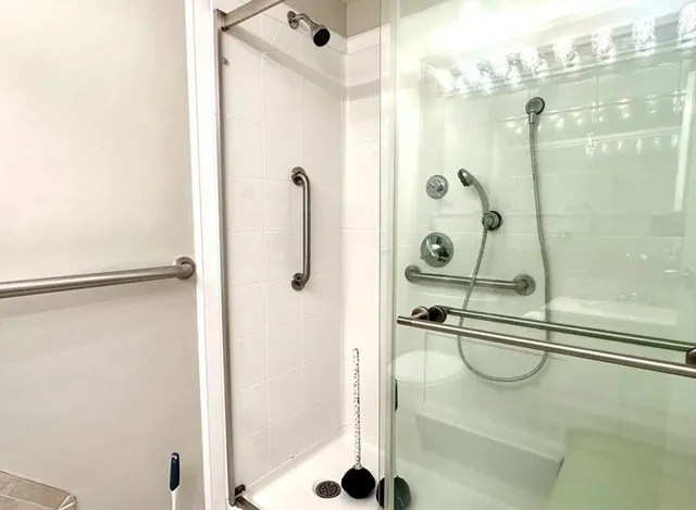 $1,950 | 192 Regency Park Drive, Unit 192, Agawam, MA 01001