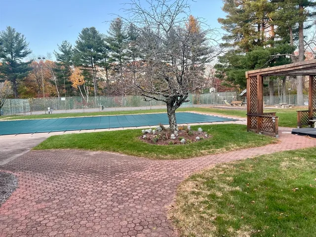 $1,950 | 192 Regency Park Drive, Unit 192, Agawam, MA 01001