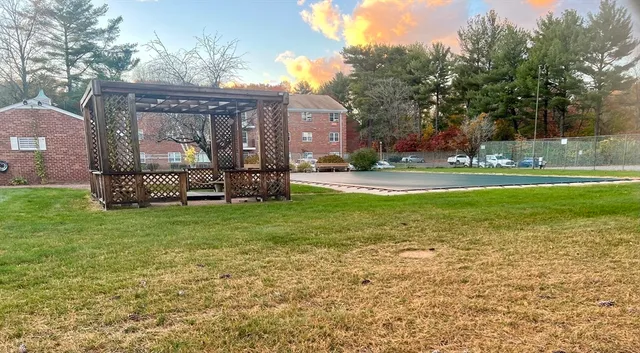 $1,950 | 192 Regency Park Drive, Unit 192, Agawam, MA 01001