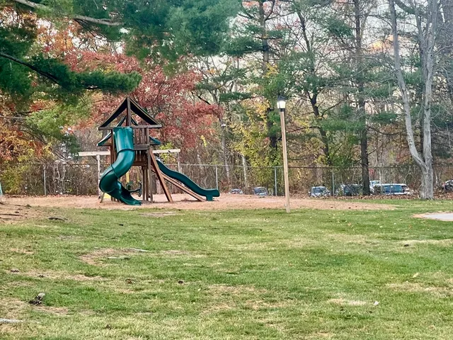 $1,950 | 192 Regency Park Drive, Unit 192, Agawam, MA 01001