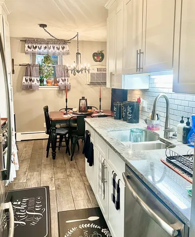 $1,950 | 192 Regency Park Drive, Unit 192, Agawam, MA 01001