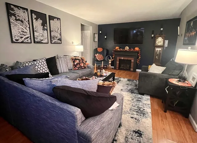 $1,950 | 192 Regency Park Drive, Unit 192, Agawam, MA 01001