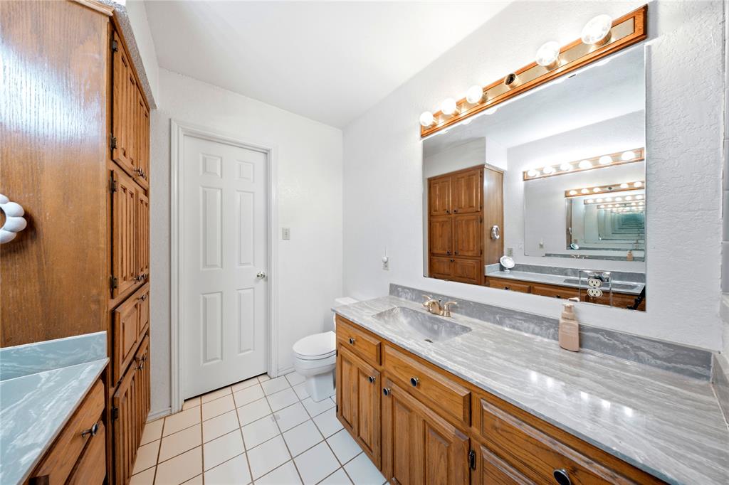 6411 West Line Road Collinsville, TX 76233 - Photo 15 of 40 Gallery Image 15