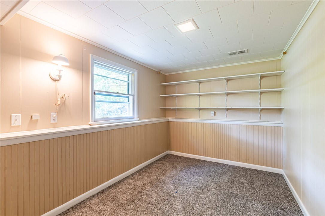 274 Parkview Drive Rochester, NY 14625 - Photo 20 of 41 Super extra room on lower level for playroom, office or guest room.