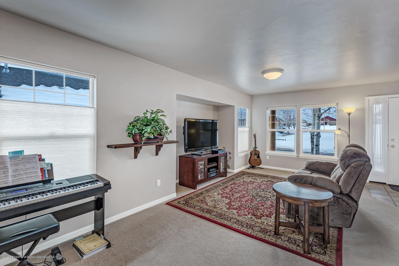 624 Lariat Loop New Castle, CO 81647 - Photo 4 of 26 04_624_Lariat_Loop_New_Castle_81647004_m