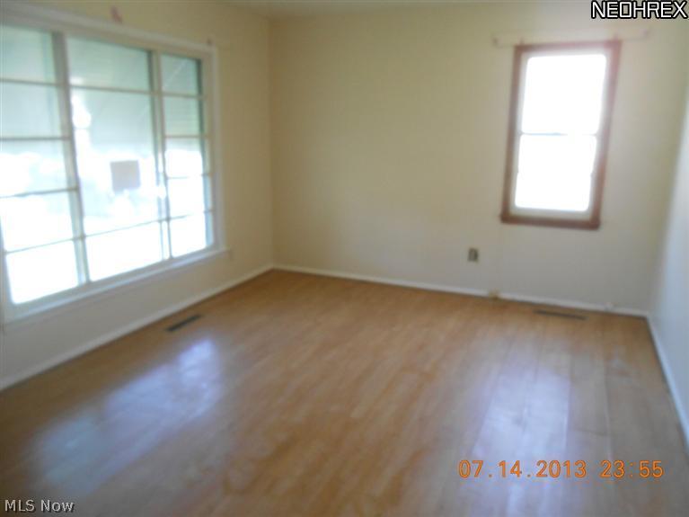 1785 Aberdeen Road Madison, OH 44057 - Photo 3 of 6