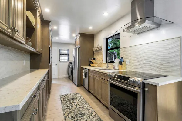 $695,000 | 387 South Heathwood Drive, Marco Island, FL 34145