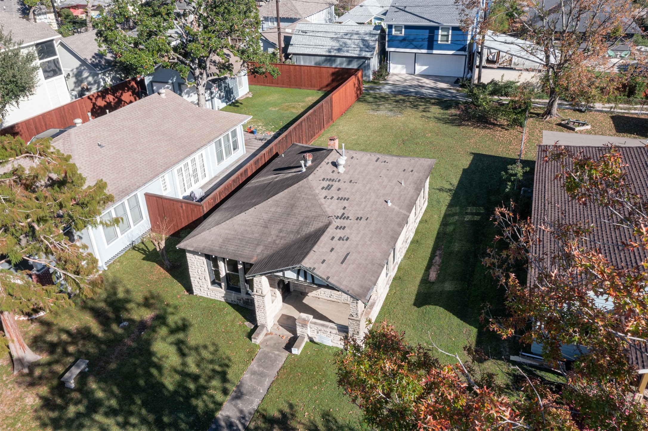1118 Tulane Street Houston, TX 77008 - Photo 9 of 14 an aerial view of a house with outdoor space