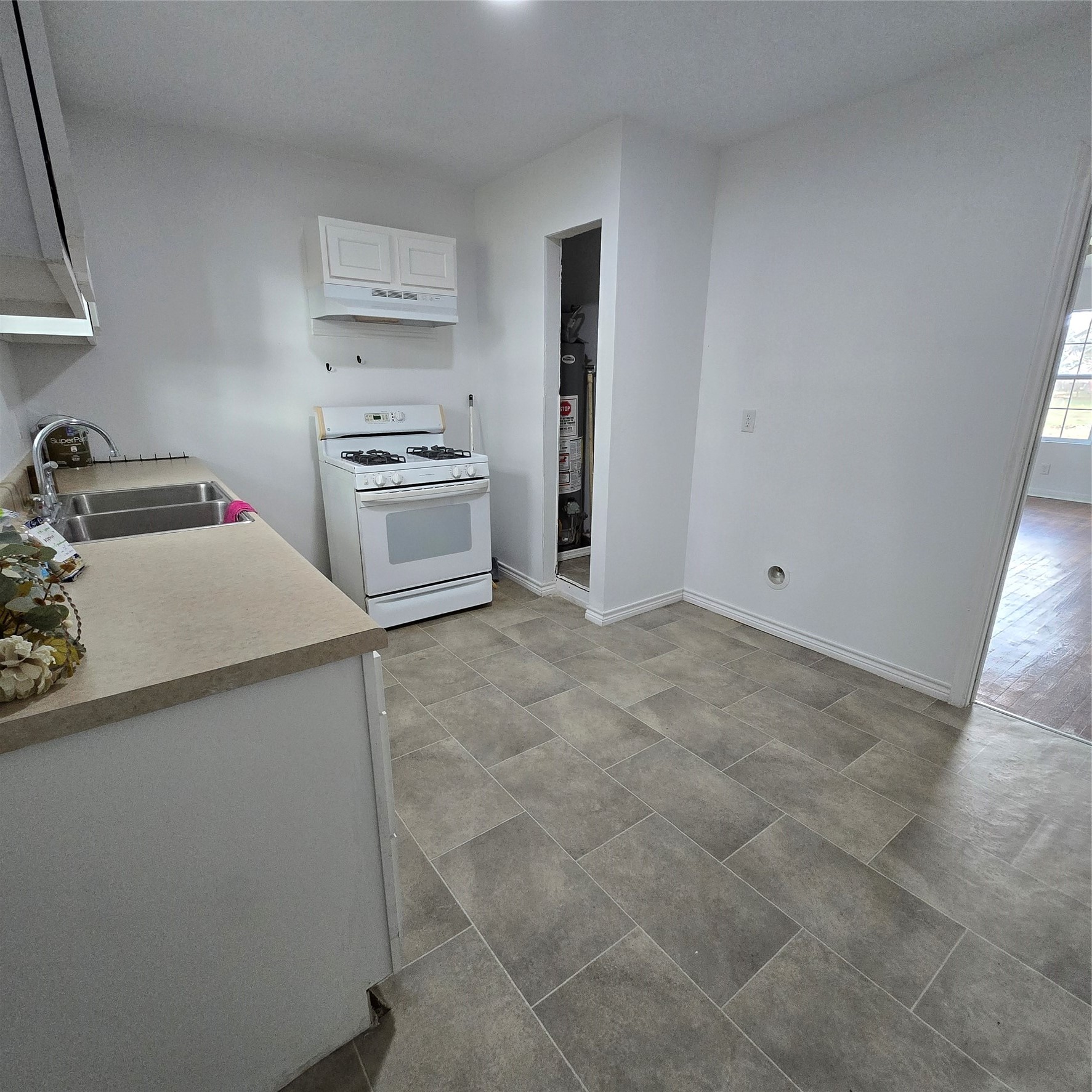 1003 Merchant Street El Campo, TX 77437 - Photo 6 of 13 Kitchen