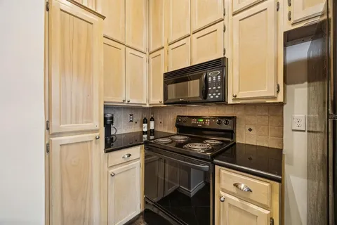 $249,990 | 4232 McKinney Avenue, Unit 107, Dallas, TX 75205