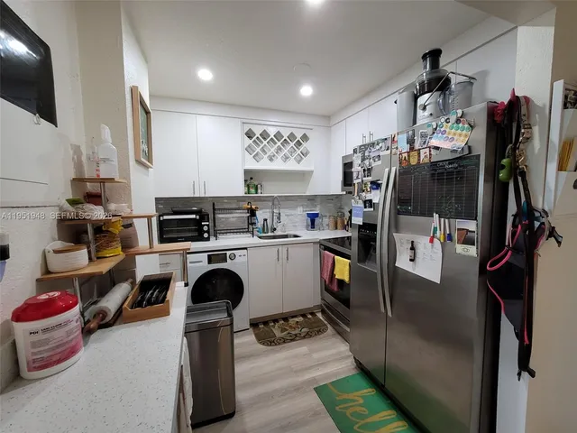 $265,000 | 9320 Fontainebleau Boulevard, Unit 510, Miami, FL 33172