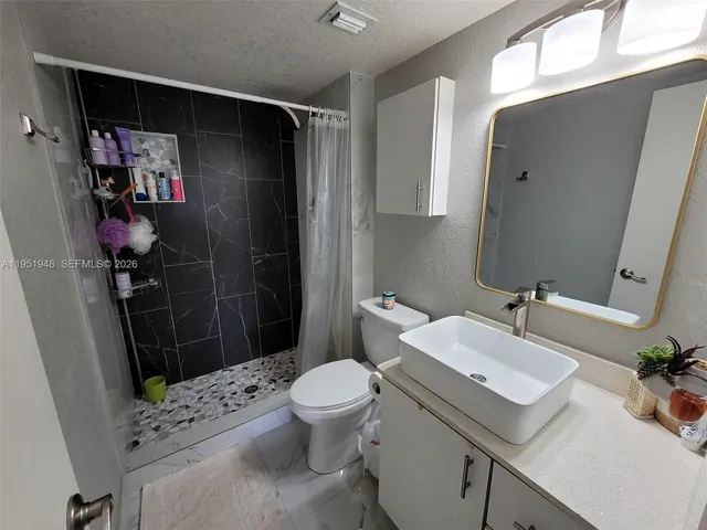 $265,000 | 9320 Fontainebleau Boulevard, Unit 510, Miami, FL 33172