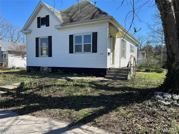 $82,500 | 431 Sumner Street, Carlinville, IL 62626