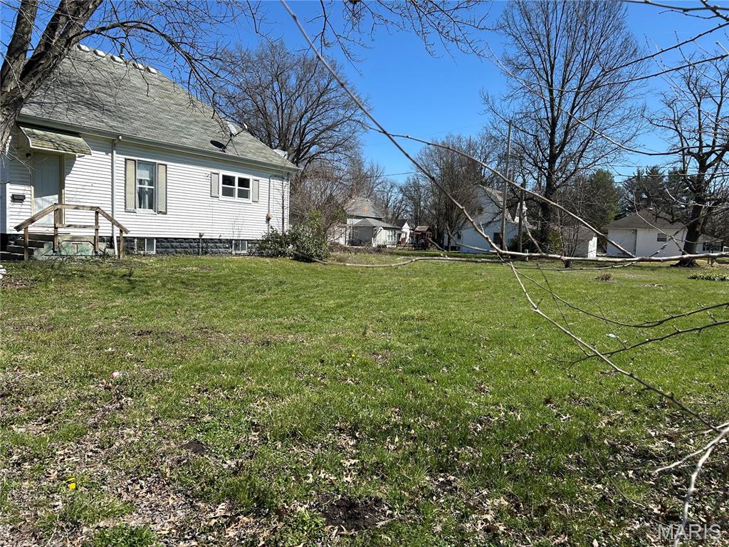 431 Sumner Street Carlinville, IL 62626 - Photo 3 of 23