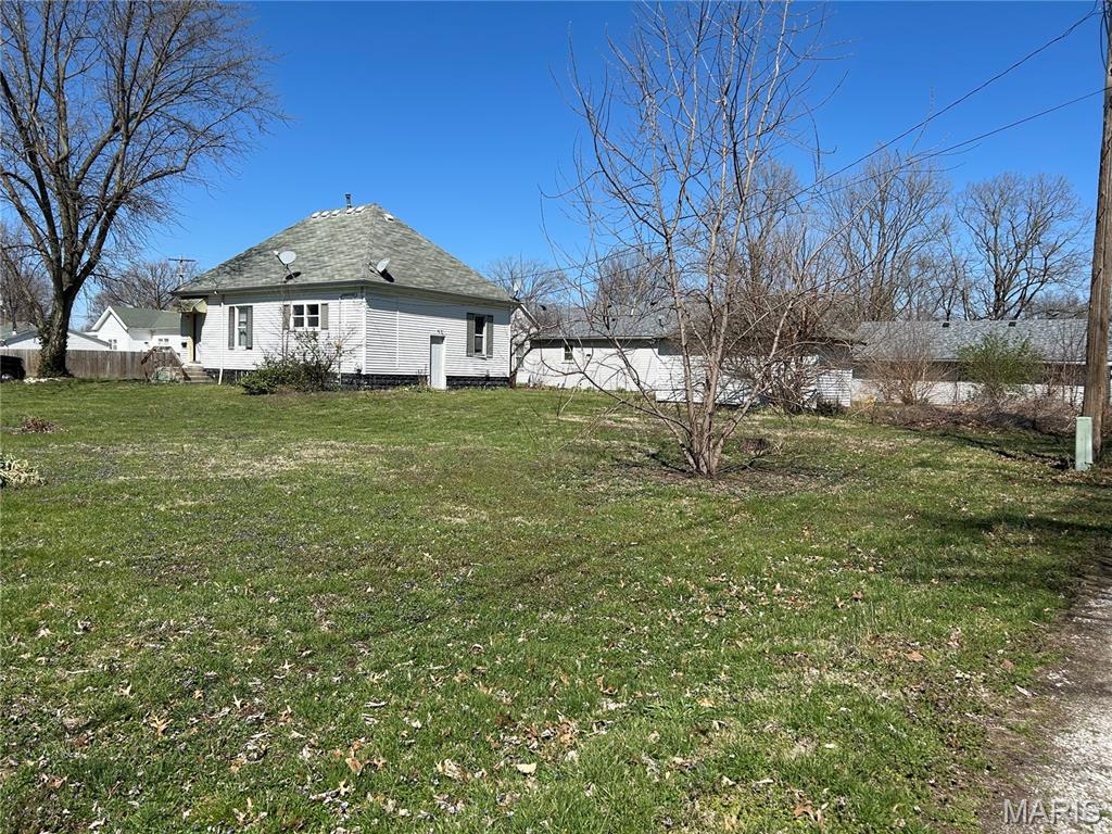 431 Sumner Street Carlinville, IL 62626 - Photo 4 of 23