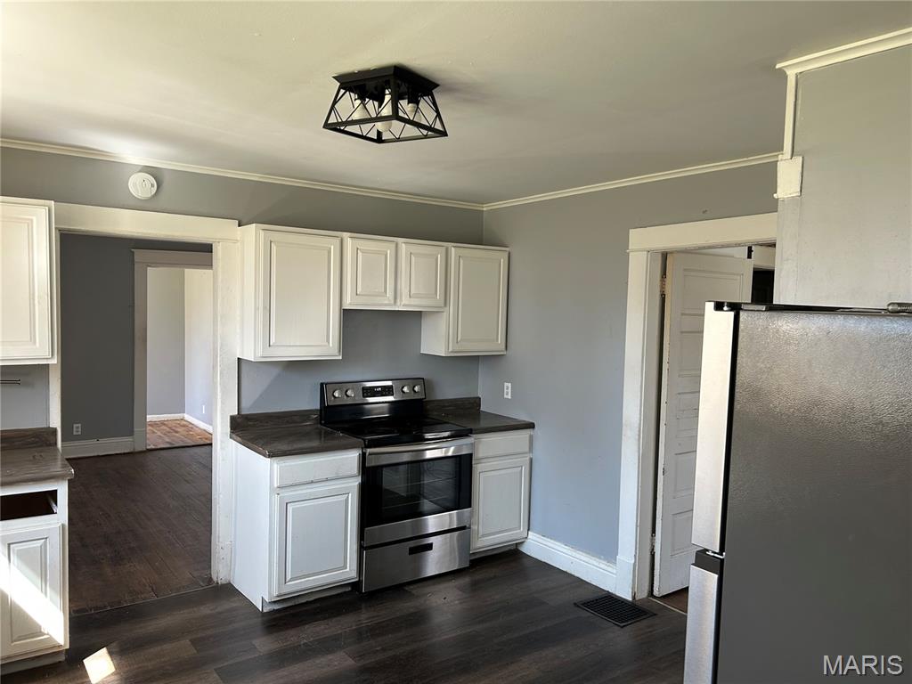 431 Sumner Street Carlinville, IL 62626 - Photo 7 of 23