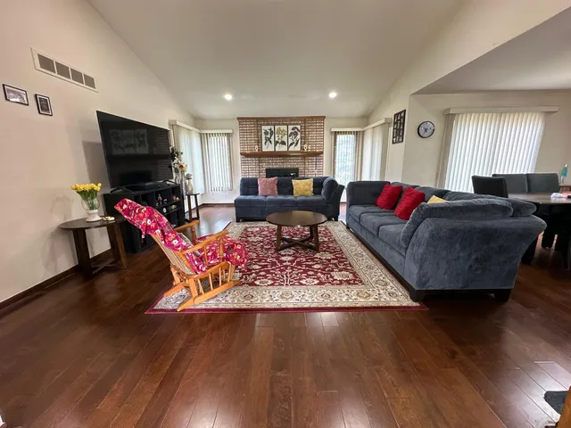 $599,000 | 5470 Cheltenham Drive, Troy, MI 48098