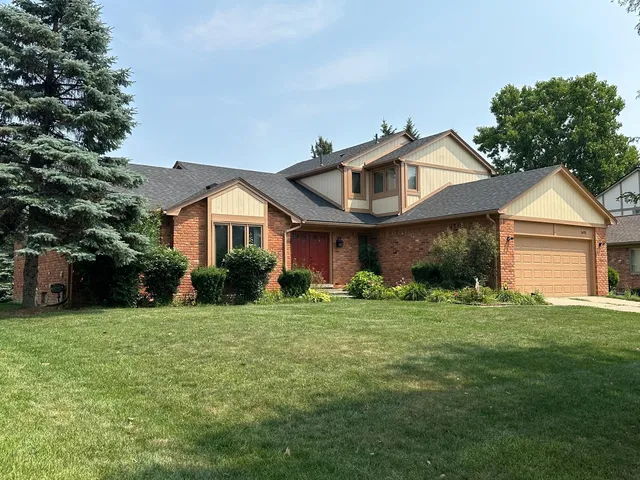 $599,000 | 5470 Cheltenham Drive, Troy, MI 48098