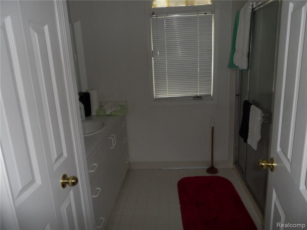 24320 Ridgeview Drive Farmington Hills, MI 48336 - Photo 10 of 13